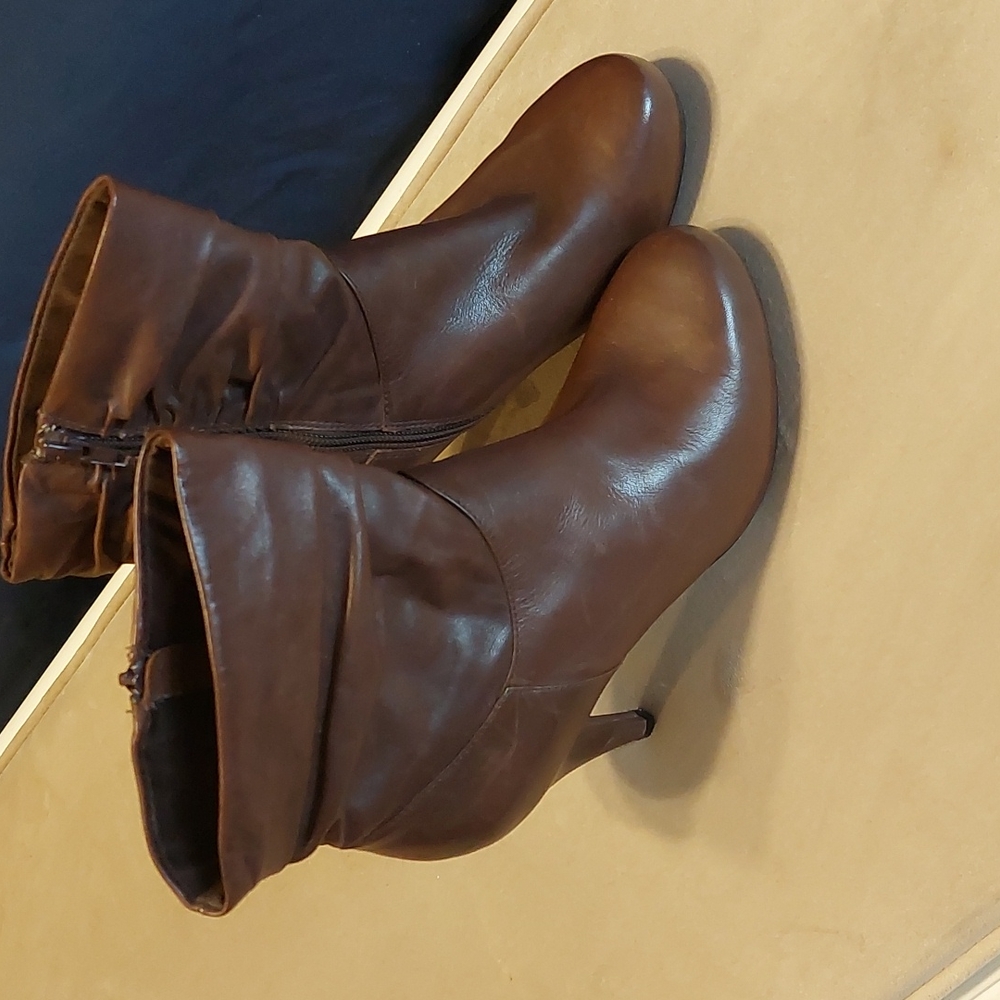 Worthington brown heeled ankle bootie